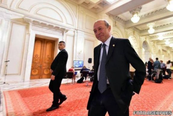 Traian Băsescut súlyos állapotban kezelik egy brüsszeli kórházban