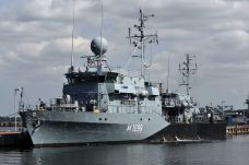 FRISSÍTVE – Tengeri aknát észleltek a román parttól 70 kilométerre, sikeresen megsemmisítették