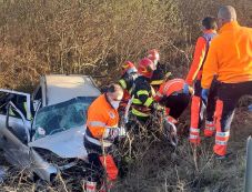 Egyéves kisfiú és a szülei veszítették életüket egy autóbalesetben