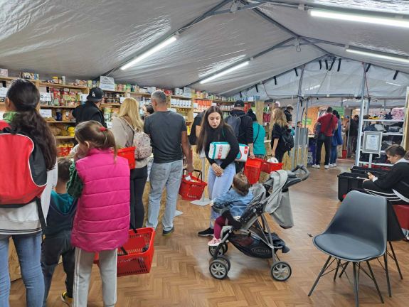 Több tucat ukrán családnak segítenek Maros megyében 