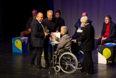 Molnár Vilmos kapta az Év Szerzője díjat a marosvásárhelyi könyvvásáron