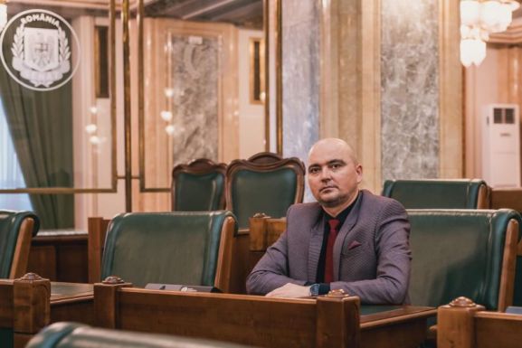 FRISSÍTVE – Lemondott mandátumáról Novák Csaba Zoltán RMDSZ-es szenátor