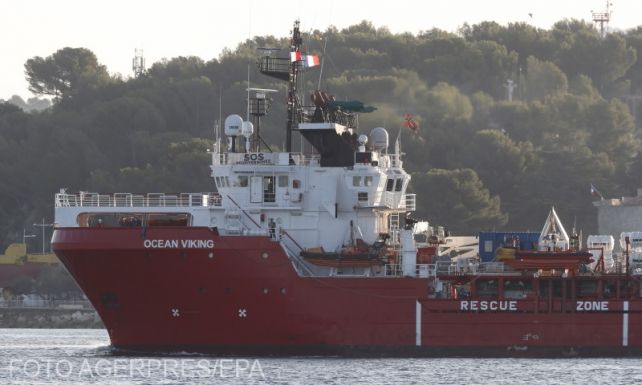 Az Ocean Viking 234 menedékkérőjéből 44-et visszatoloncolnak származási országába