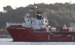 Az Ocean Viking 234 menedékkérőjéből 44-et visszatoloncolnak származási országába