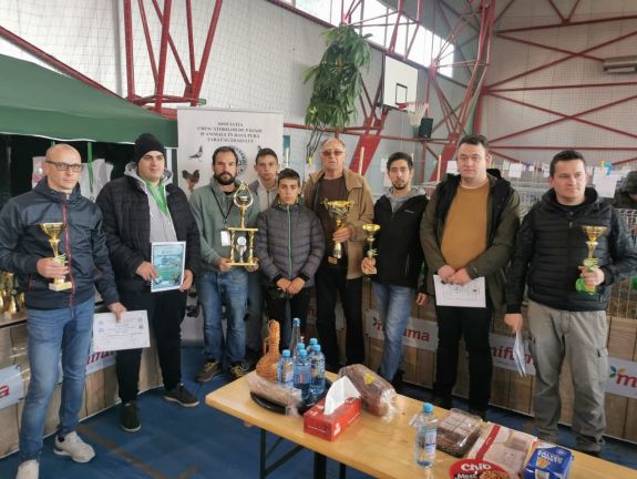 Csíki siker Fogarason: 14 bajnoki címet hoztak el a székely nyulak és galambok