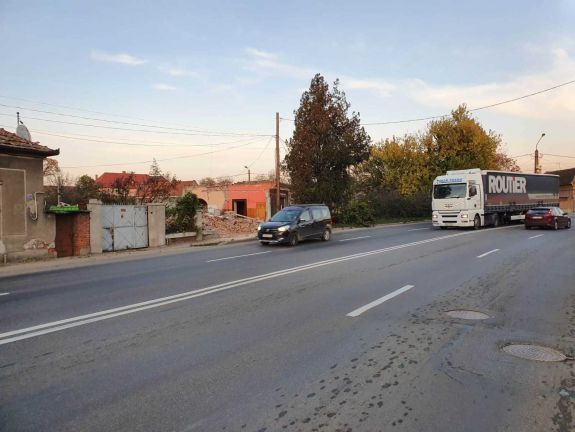 Értelmetlen beruházás: többmilliós parkot épít a nagyváradi önkormányzat a forgalmas műút mellé