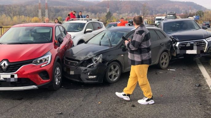 Tömegbaleset Prahova megyében: hét autó ütközött össze
