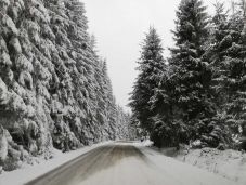 Figyelmeztetnek a hegyimentők: hétvégén jelentős havazásra lehet számítani