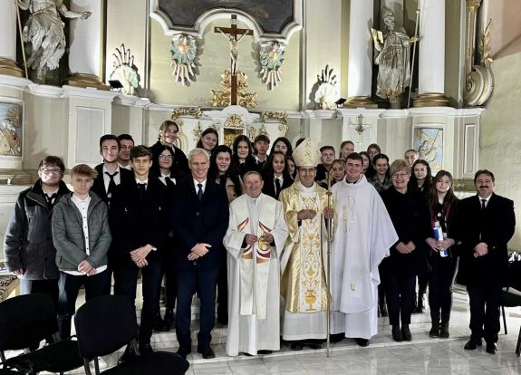 Erzsébet-napi búcsún szentelték fel a megújult nagyenyedi római katolikus templomot