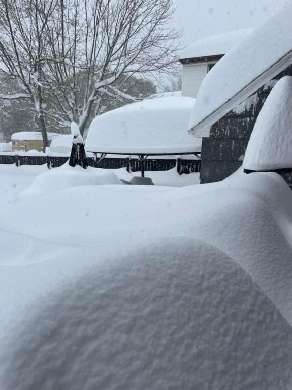 Helyenként közel két méter hó esett New York állam nyugati részén