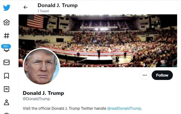 Visszaállította a Twitter Donald Trump fiókját
