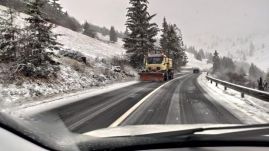 Téliesek az útviszonyok Székelyföld és Máramaros hegyvidékein, Gyilkostó-telepen szünetel az áram