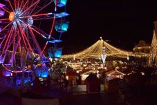 Árusok a nagyszebeni karácsonyi vásáron: egyre nehezebb a kézműves termékekből megélni