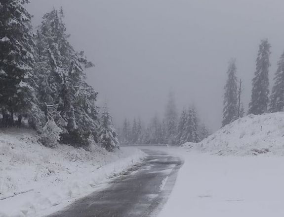 Hunyad megye hegyvidéki területein is leesett az első hó