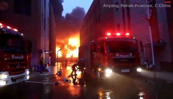 Közel negyvenen meghaltak, miután kigyulladt egy gyár