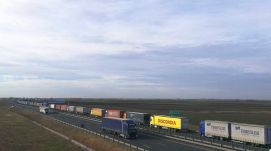 Legalább nyolc kilométeres a torlódás a nagylaki határátkelőnél