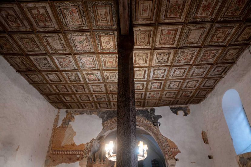 Rendkívüli: így néznek ki ma a magyarvistai református templom 700 éves tetőelemei