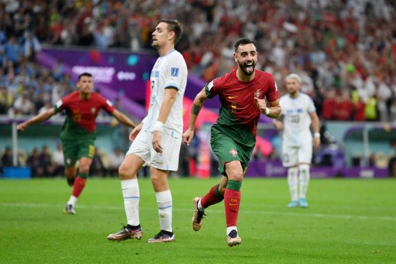 Katar 2022: Portugália legyőzte Uruguayt, Fernandes majdnem mesterhármast rúgott