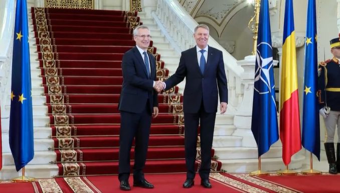 Iohannis fogadta a Cotroceni-palotában Jens Stoltenberg NATO-főtitkárt