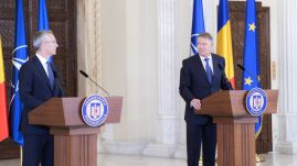 FRISSÍTVE – Stoltenberg Bukarestben: nem engedhetjük, hogy Putyin győzzön