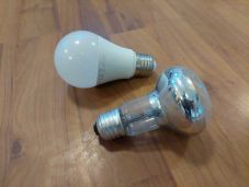 Négyszázmillió lejt szán a kormány az izzók roncsprogramjára