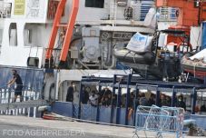 Olaszország engedélyezte egy migránsokat szállító mentőhajó kikötését