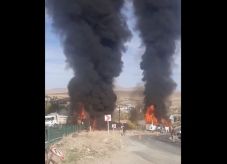 Sokan meghaltak, amikor két kamionnal ütközött egy távolsági busz Törökországban