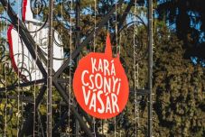 Idén is lesz karácsonyi vásár Kolozsváron, felkerülnek a magyar nyelvű feliratok is