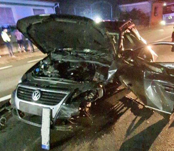 Hárman sérültek meg egy autóbalesetben, köztük egy 13 éves gyermek is