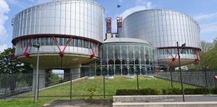 Nem megfelelő az államosított romániai ingatlanok visszaszolgáltatási mechanizmusa