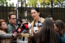 Kinek szúrta a szemét Clotilde Armand?