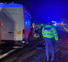 Mikrobusz és egy teherszállító ütközött Arad megyében a sztrádán