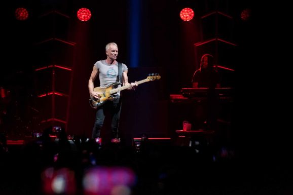 Sting Kolozsváron: nosztalgia, örök slágerek, egy igazi zenei időutazás