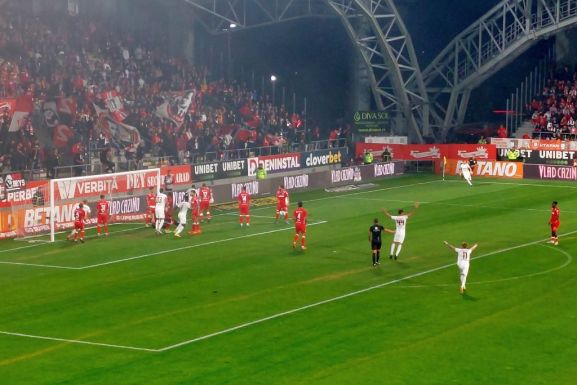 SuperLiga: pontosztozkodás Aradon a forduló záró mérkőzésén