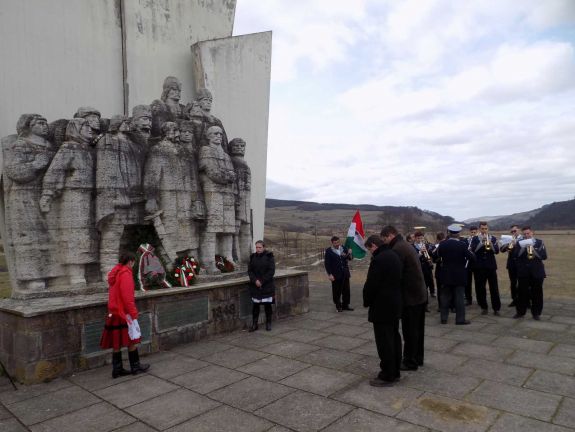 A múlt előtt tisztelegnek Agyagfalván