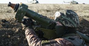 Emmanuel Macron további fegyvereket ígért Kijevnek