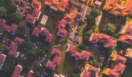 Több közigazgatási egységben egyszerűsítették a telekkönyvezési folyamatot