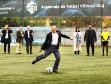 Kolozsváron díjazott hetven európai fiatalt Eduárd brit herceg