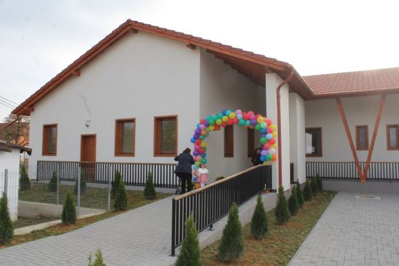 Hagyományőrző Családi Napok keretében avatták fel az új kémeri óvodát