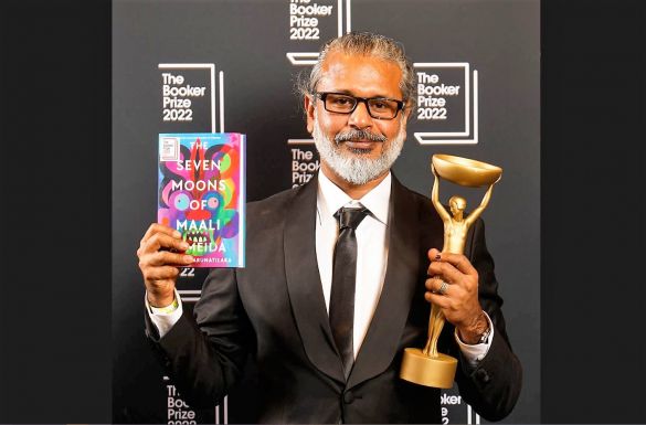 Shehan Karunatilaka, Srí Lanka-i író kapta a Booker-díjat 