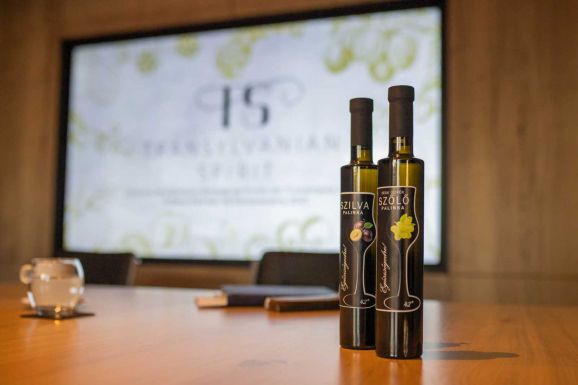 Pálinkaversennyel ösztönzik a minőségi erdélyi pálinkafőzést