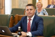 Császár Károly az igazságügyi törvényekről: „Minden véleményt meghallgattunk”