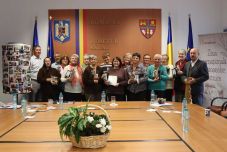 Idősek Világnapja: szépkorúakat fogadtak a zilahi megyeházán