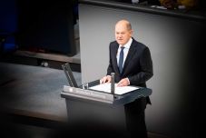 Scholz: Putyin a felperzselt föld taktikájával sem győz