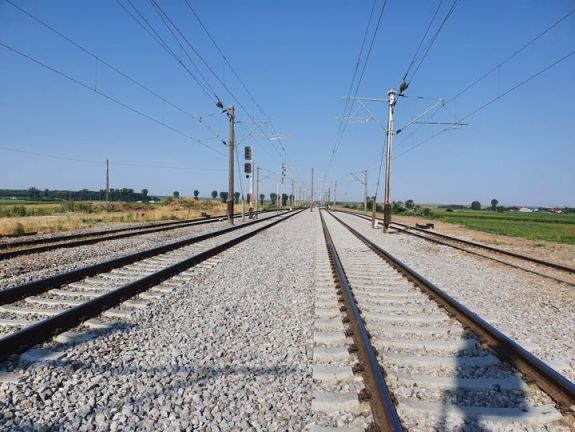 Megvan, kik korszerűsíthetik a vasutat a magyar határ és Kissebes között
