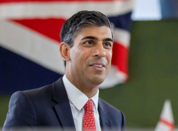 Rishi Sunak versenybe szállhat a miniszterelnöki címért