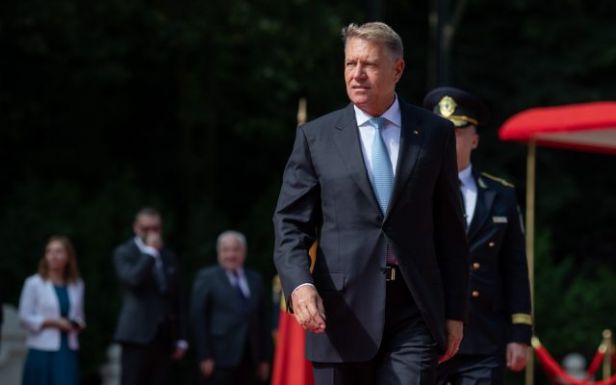 Klaus Iohannis gratulált Rishi Sunak új brit miniszterelnöknek