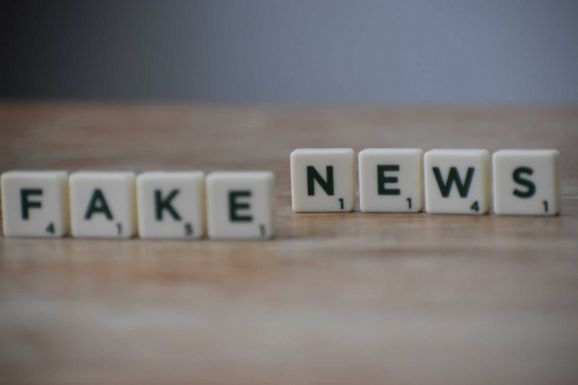 Új eszközt vezetett be az EU hamis információk kiszűrésére