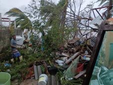 Kétszáz kilométeres széllel csapott le a hurrikán, többen meghaltak