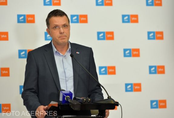 USR: nem tűzték napirendre a törvényhozók különnyugdíjának eltörléséről szóló törvénytervezet